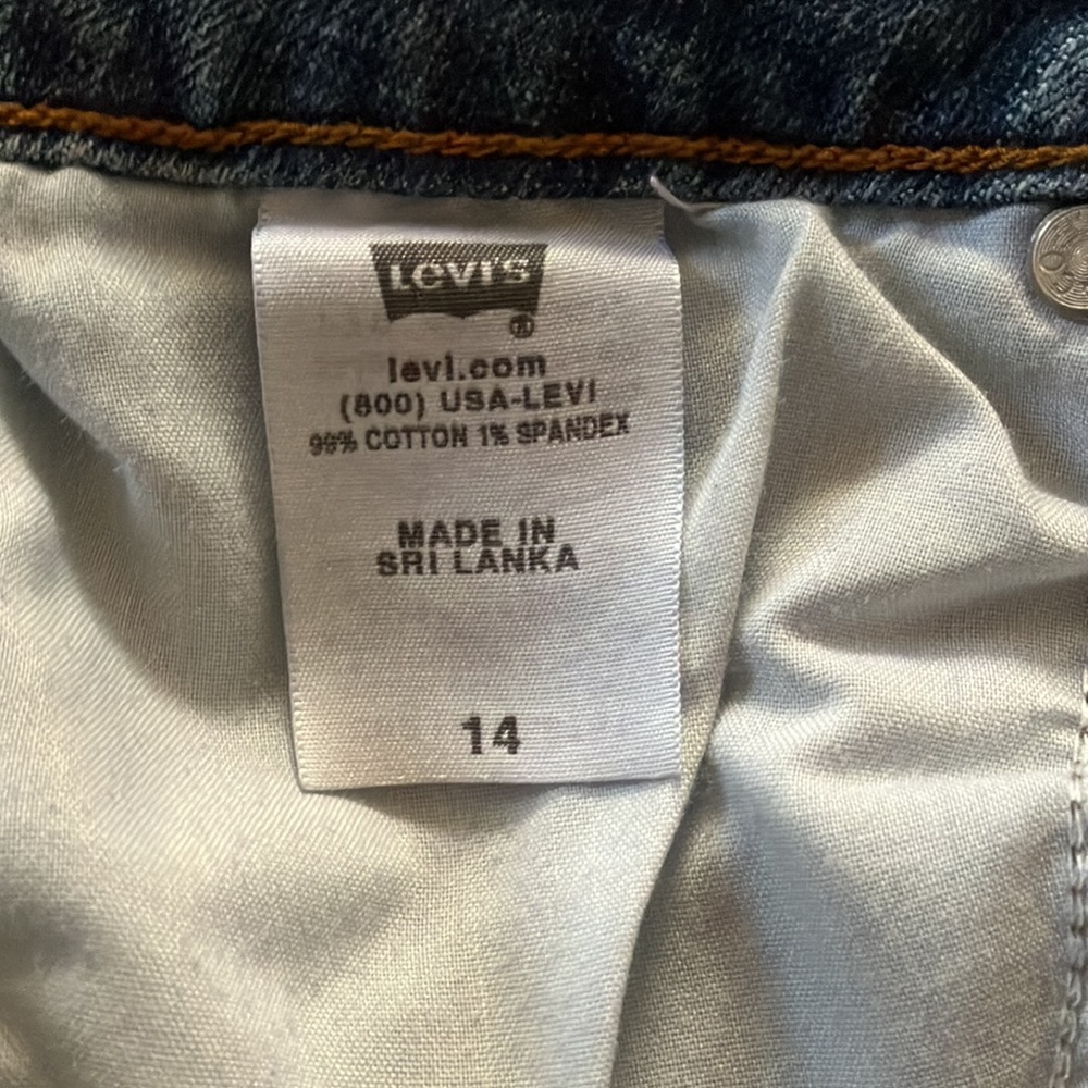 Levi’s Ladies Denim Capris-14 - Picture 3 of 4